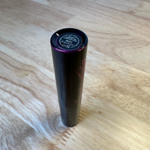 Kat Von D Everlasting Glimmer Veil Liquid Lipstick: Razzle - Picture 3 of 8